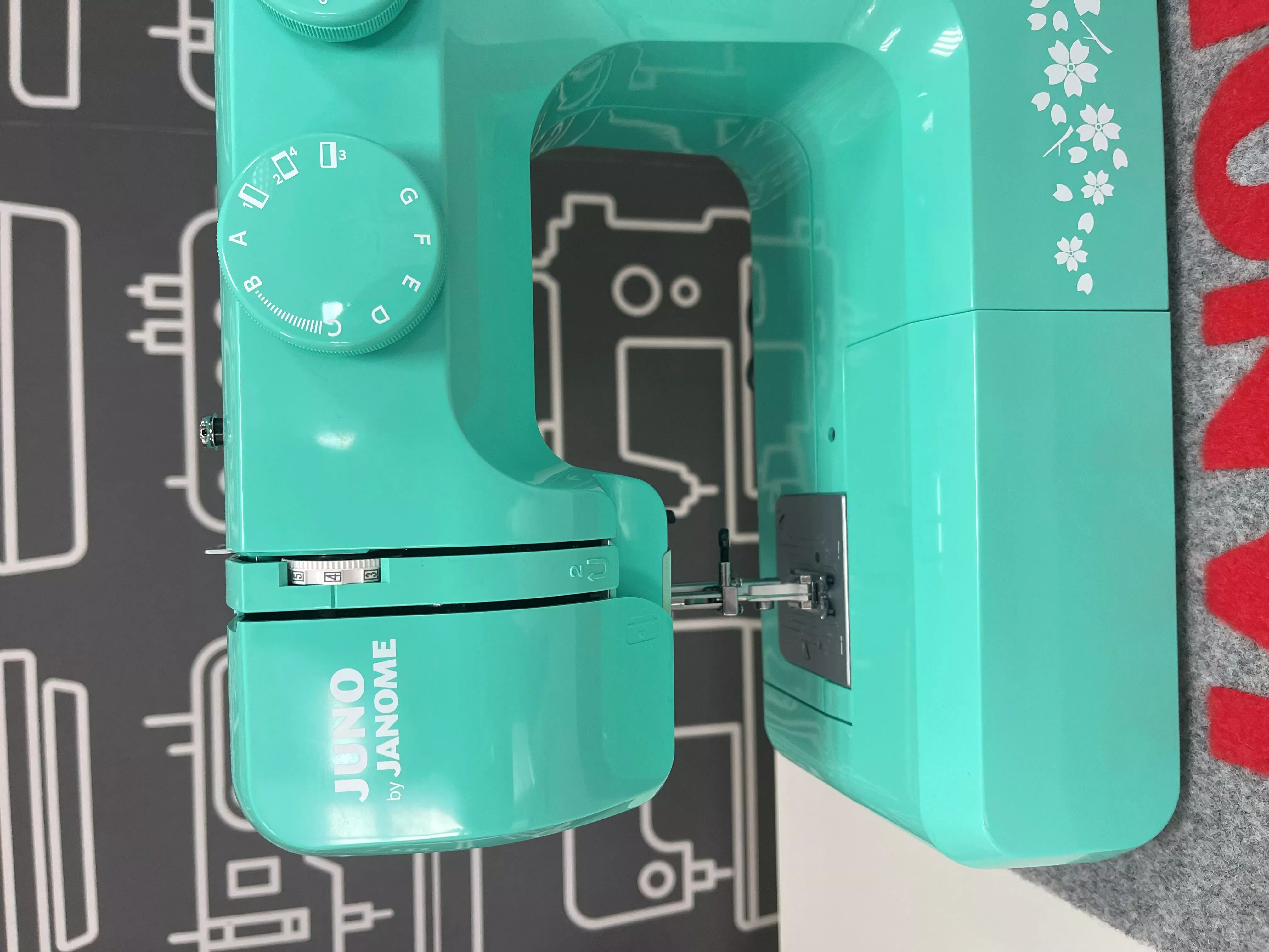 Maszyna do szycia JANOME Juno E1015 GREEN