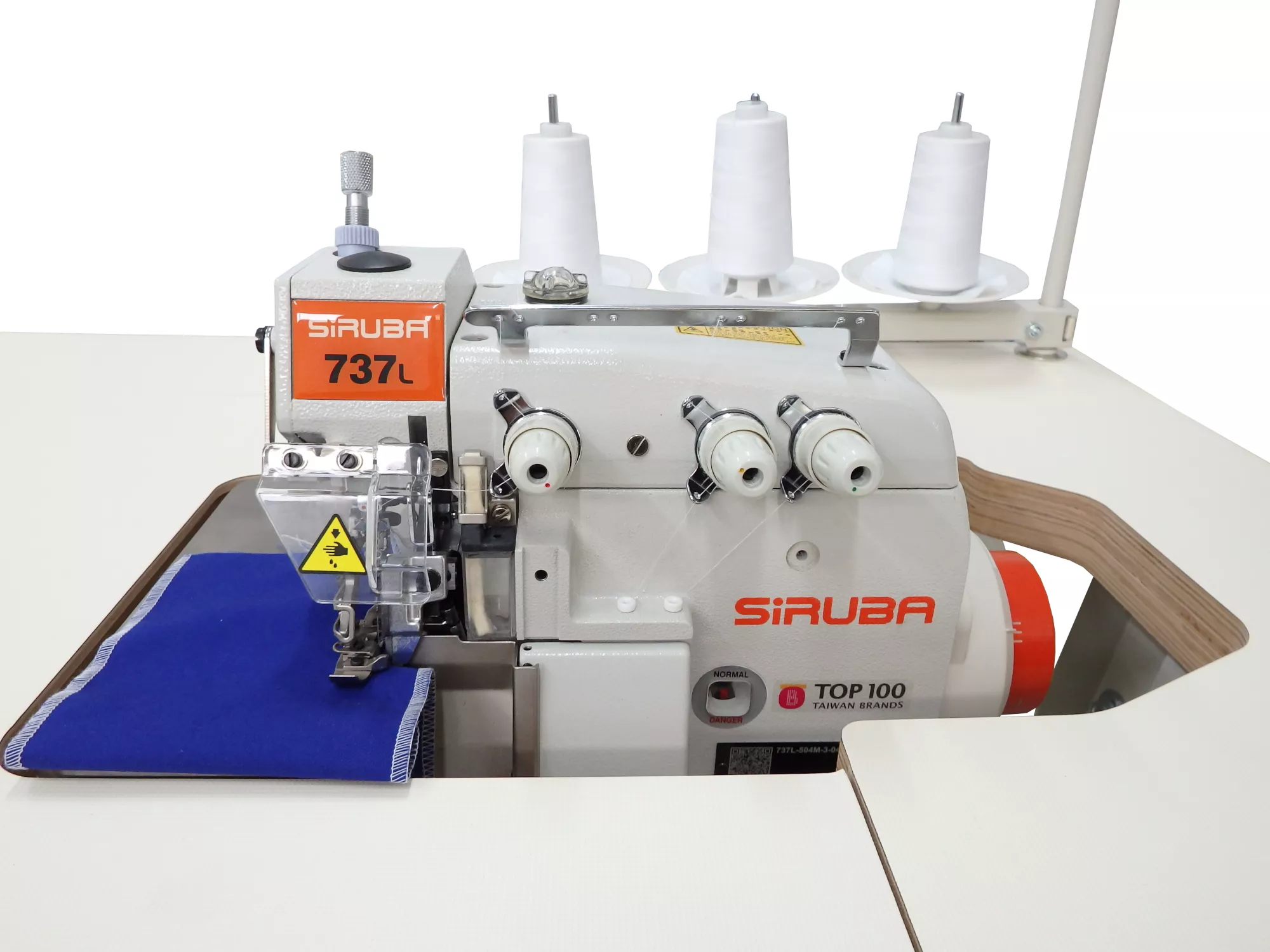 SIRUBA 737L504M304/DKLU, Owerlok 3nitkowy, LED, DirectDrive