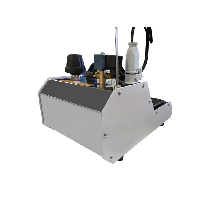 Wytwornica pary 1.5l Comel Comeleco ze szczotką parową Speedy, z gniazdem zewnętrznym